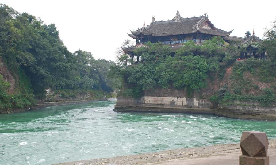 1-Day Mount Qingcheng and Dujiangyan Irrigation System Tour - 9:00am Pickup and the Drive to Mount Qingcheng