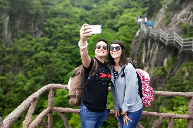 1-Day Mt. Huangshan Tour with Optional Hongcun & Xidi Village - Price and logistics that make sense for a one-day climb