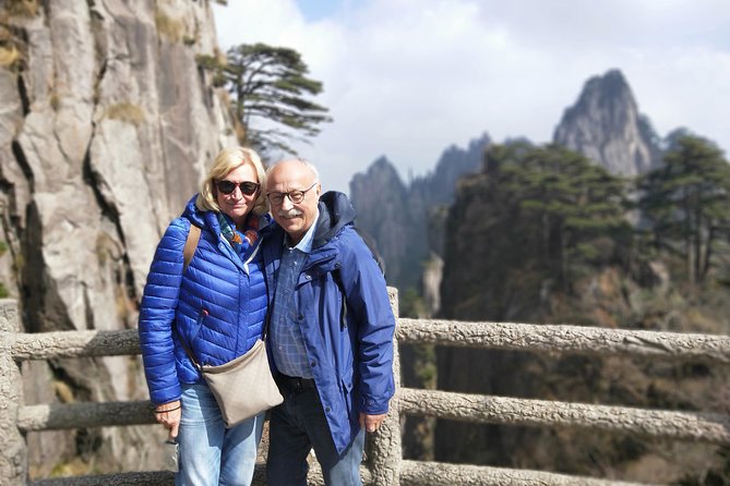 1-Day Mt. Huangshan Tour with Optional Hongcun & Xidi Village - Lion Peak and Stone Monkey: sunrise fame, daytime payoff