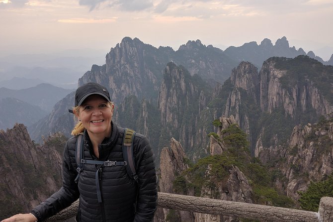 1-Day Mt. Huangshan Tour with Optional Hongcun & Xidi Village - Descending at 14:30: plan for sore legs, not just a pretty finish