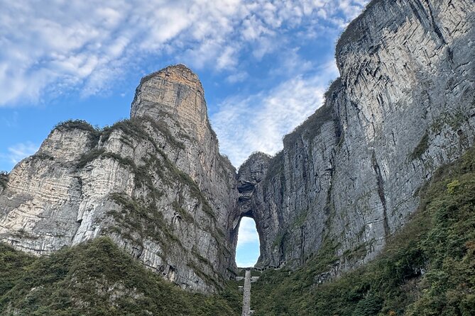 1-Day Private Tour to Tianmen Mountain & Glass Walk & Night Light - The “long cablecar to big views” part, and why it works