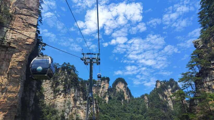 1-Day Private Tour to Zhangjiajie Highlights - Yuanjiajie’s Platform-Shaped Peaks: A Second Look at the Same Magic