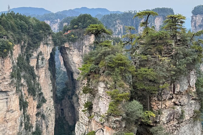 1-Day Private Zhangjiajie Tour to Avatar Mountain & Glass Bridge - Meeting up at Pullman Zhangjiajie, then riding in a private car