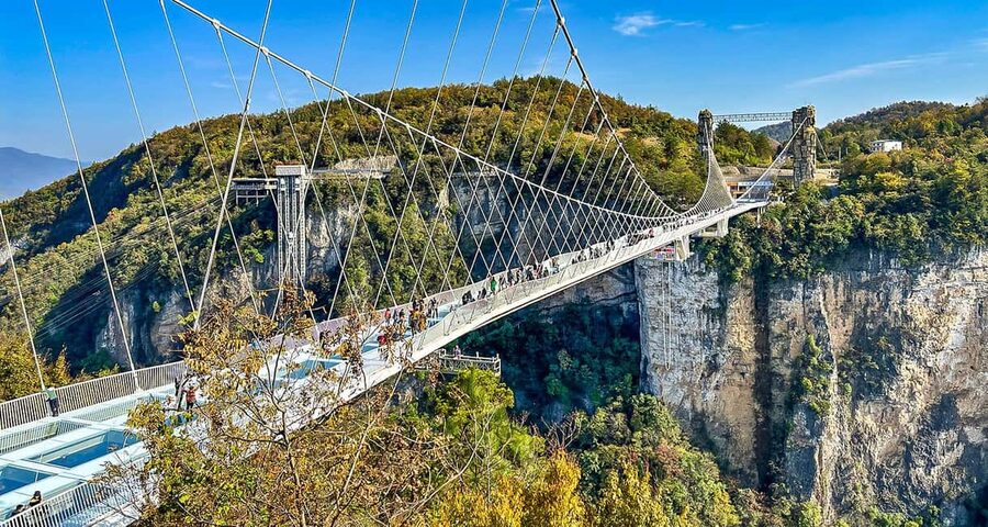 2-Day Avatar Mountain, Glass Bridge, and Mt. Tianmen Tour - Guide Impact, English Explanations and Help with Photos