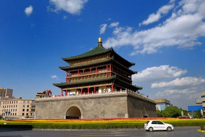 2-Day Highlights Xi'an Private Tour Combo Package: Terracotta Warriors and City Sightseeing - Day One: Xi’an Museum, Goose Pagoda, and the Bell and Drum Tower Square