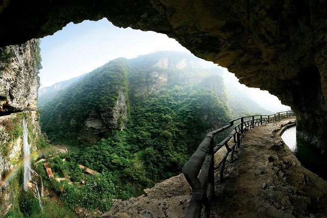 2-Day Mini Group to Avatar Mountain, Glass Bridge and Mt. Tianmen - Guide power in a park system this large