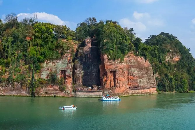 2-Day Private Tour of Leshan Grand Buddha and Emei Shan including Monastery Stay - Food and pacing: included meals make the day easier