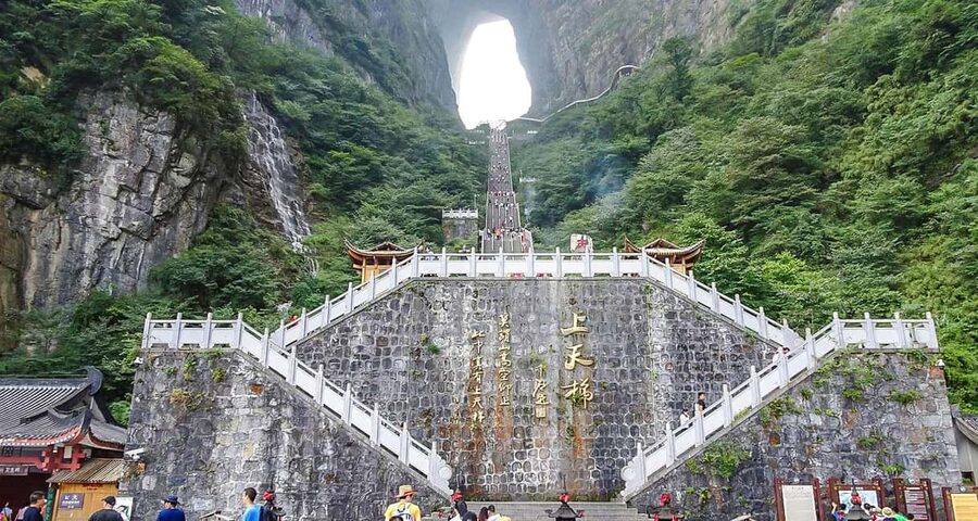 2-Day Private Zhangjiajie Tour Avatar Mountain, Glass Bridge - Key Things That Make This Tour Work
