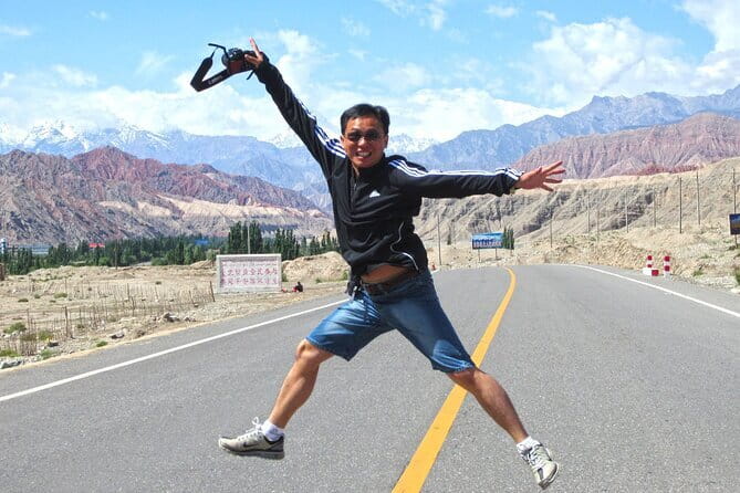 2 Day Tour to Tashkorgan with Baisha Lake and Karakul Lake - Why the Karakoram Highway makes a 2-day trip feel complete