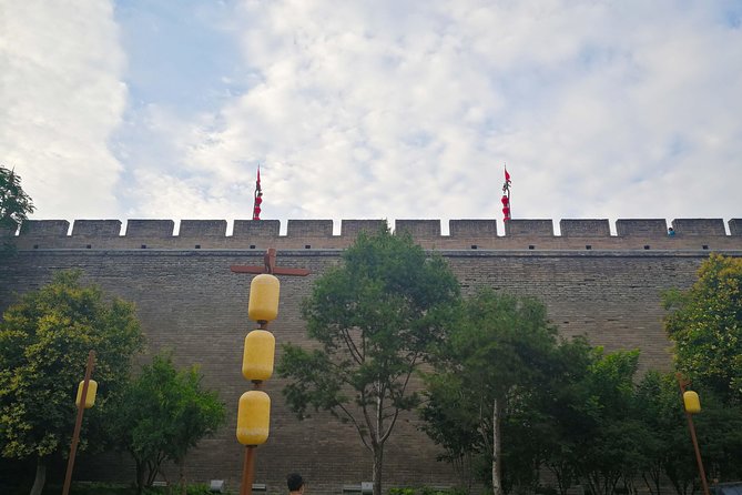 2-Day Xi'an Private Tour: Mount Huashan and Terracotta Warriors - Muslim Quarter Food Streets: Easy Culture and Snack Time