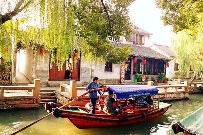 2-Day Zhujiajiao Water Town, Shanghai and Suzhou Private Tour - How the private guide really shows up (and why it matters)