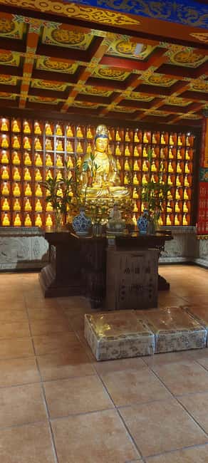 200-year-old Hakka Residence Tour +Ancient Buddhist temple - Inside the 200-year-old Luo Clan Hakka residence complex