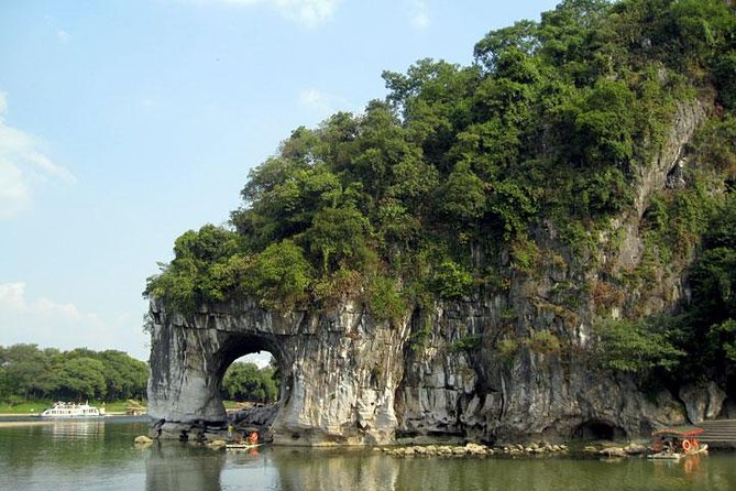 3-Day Private Guilin Tour with Li River Cruise and Yangshuo - Day 2: A 4-hour Li River cruise that actually gets you to Yangshuo