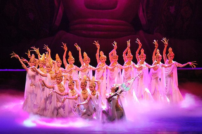 3-Day Private Silk Road Tour of Dunhuang: Mogao Grottoes, Yulin Grottoes, Crescent Moon Pool - Day 2: Mogao Grottoes and Digital Film Center, Then Crescent Moon Spring and Dunes