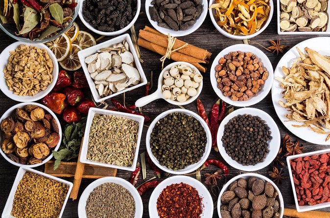 3-Hour Herbal Wholesale TCM Market and a Local Wet Market Tour - Adding a local wet market for real-life food context