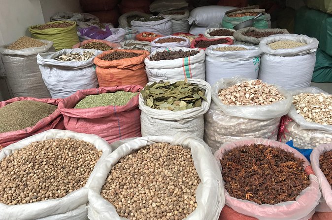 3-Hour Herbal Wholesale TCM Market and a Local Wet Market Tour - Lance and his partner: what a good guide does here