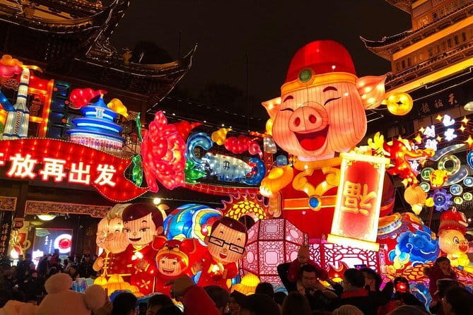 3-Hour Private Customized Shanghai Night Tour - Stop 1: The Bund lights, neon energy, and a quick orientation