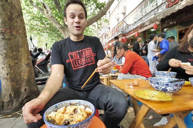 3-Hour Private Night Tour: Beijing Foodie Experience - Stop 2: Xinjiang Taste Restaurant and the lamb kabobs kickoff