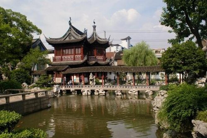 3-Hour Shanghai Yu Garden &Old Town Private Tour with Tea Tasting - Key highlights at a glance