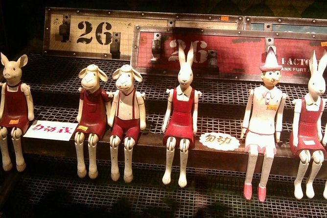 4 Hour Private Beijing 798 Art Zone Walking Tour with Lunch Option - Price and Logistics: Is $68 Good Value?