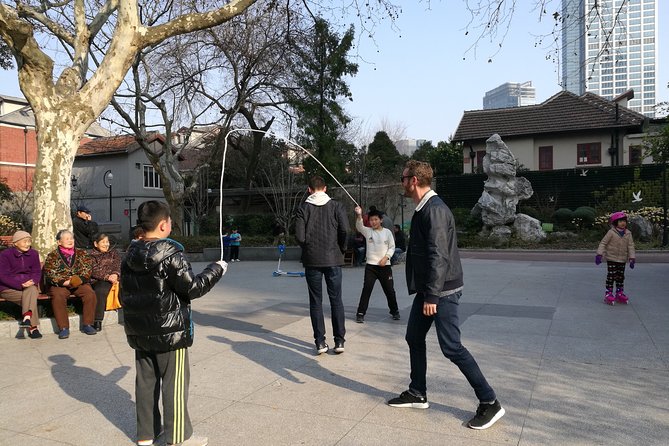 4-Hour Private Flexible Photography Tour of Best Shanghai Scenes - Old Town Photos: start with Shanghai’s older streets