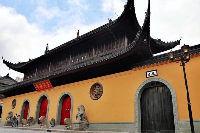 4-Hour Shanghai Highlight Tour: Yu Garden and Jade Buddha Temple - Jade Buddha Temple: Two Statues, Prayer Writing, and a Kid-Friendly Moment