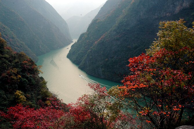 4D3N Yangtze River Cruise:Chongqing to Yichang by Victoria Cruise - Three Gorges Dam: Engineering Views in Yichang