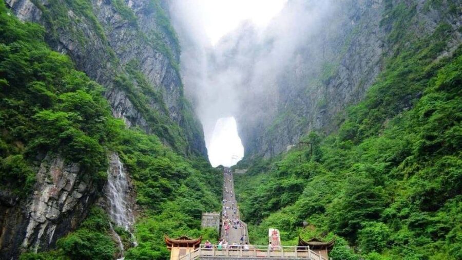 6-Day Private Tour: Guilin Terraces, Fenghuang & Zhangjiajie - Baofeng Lake Cruise: A Slower Chapter in Wulingyuan