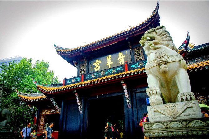 6-Hour Private Chengdu City Walking Tour with Tea Tasting - The Funan River walk and the city’s “in-between” spaces