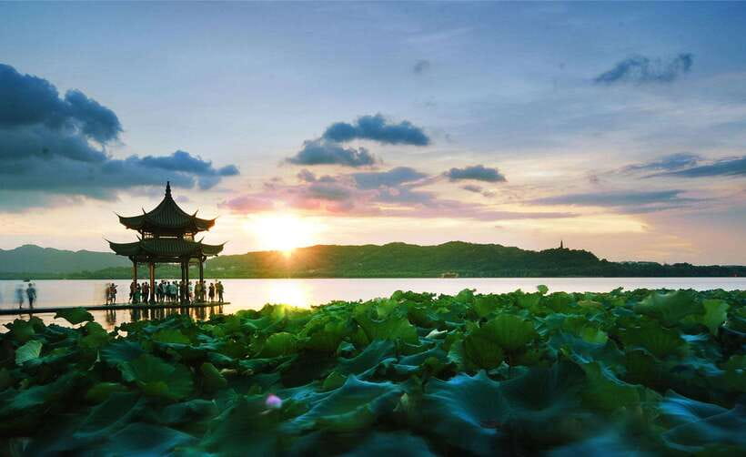 7 hours Hangzhou Tour Itinerary - Guide style, languages, and why it matters in a fast route