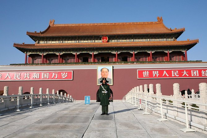 8-Day Small-Group China Tour to Beijing, Xi'an and Shanghai - Day 6: Xi’an City Wall plus Muslim Quarter lunch, then on to Shanghai