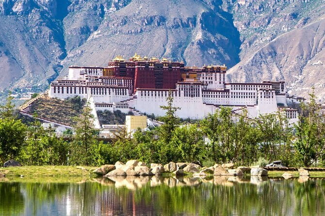 8 Day Tibet Classic Tour - Lake Namtso on the Qinghai-Tibet Highway, Prayer Flags and a 5,190-Meter Pass