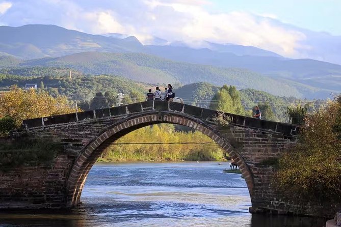 9 days Ancient Town Tour - Weibaoshan Taoist Mountain and Nuodeng’s Millennium Bai village feel very different