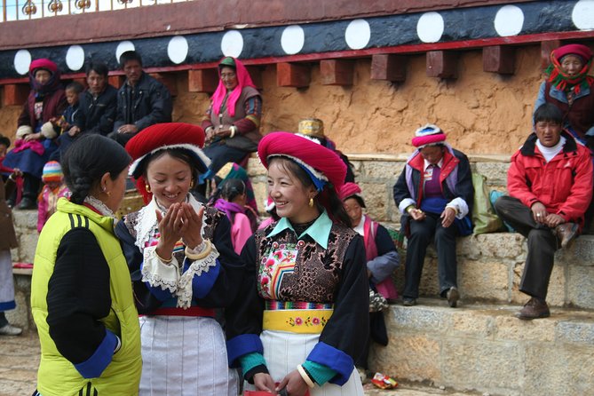 9 days Ancient Town Tour - Shibaoshan Caves and cliffside Baoxiang Temple, then countryside rides from Shaxi