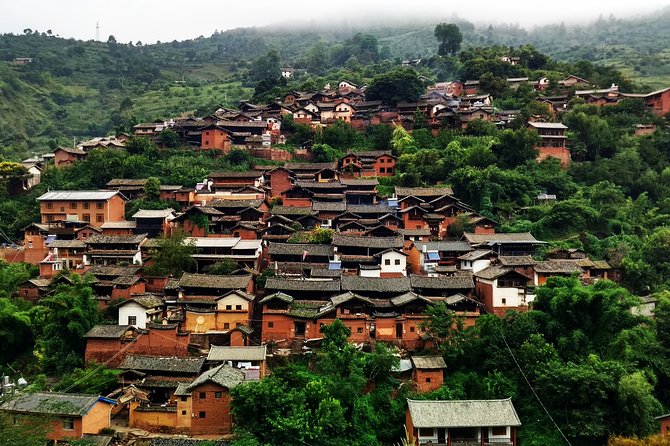 9 days Ancient Town Tour - Tiger Leaping Gorge to Shangri-La, canyon views followed by temple calm