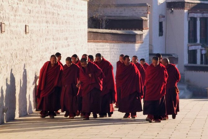 9 Days Lhasa Gyantse Shigatse Everest Namtso Group Tour - Shigatse’s Main Moment: Tashilhunpo Monastery