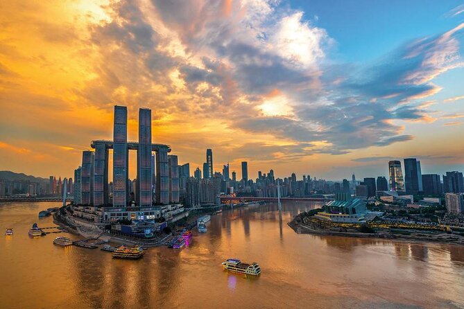 All-In-One Chongqing Trendy Spots Private Tour - Longmenhao Folk Street: traditional archways and Yangtze views