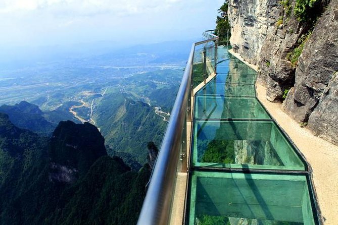 All-inclusive 4-Day Private Zhangjiajie Tour Includes Glass Bridge& Evening Show - Day 1: airport pickup and a calm start in Zhangjiajie