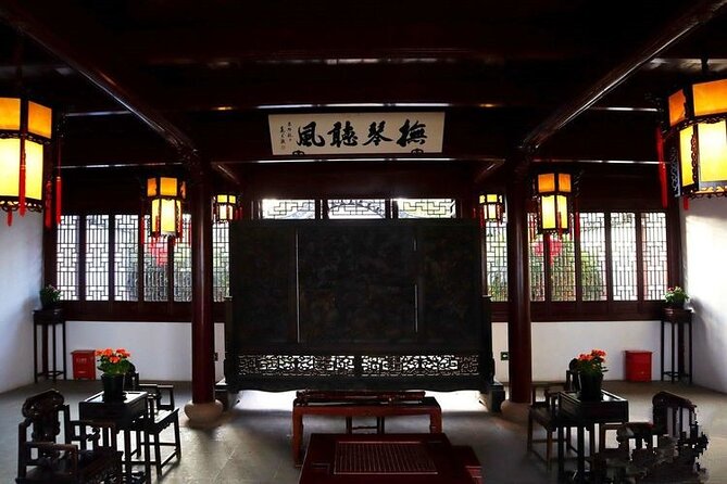 All-inclusive Half-day Private Tour To Zhujiajiao Water Town - Lunch or dinner with local flavors, including vegan options
