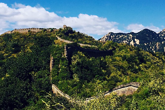 All Inclusive Private Hiking Tour from Huanghuacheng Water Great Wall to Xishuiyu - Local Lunch, Snacks, and Bottled Water That Keep You Moving