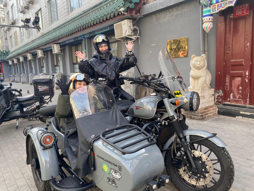 Beijing: 4 hours Discover City by Sidecar - White Pagoda and the old city wall story arc