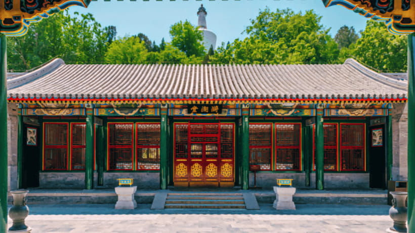 Beijing: Beihai park e-ticket entry - Lake time: stroll the shoreline or take the optional boat