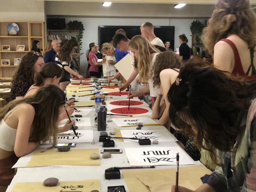 Beijing Calligraphy Class - The core lesson: tools, styles, and the logic of strokes