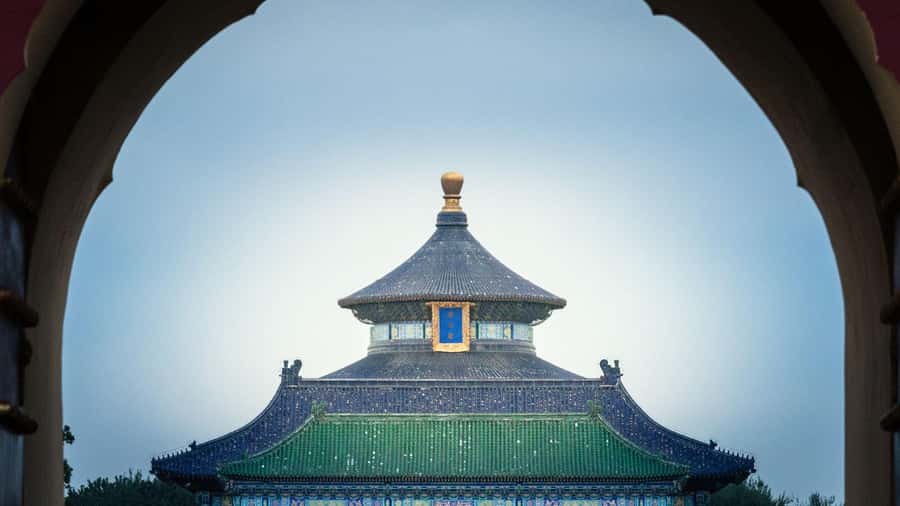 Beijing: Entry to Temple of Heaven Park - The Friday-Saturday night visit and the photo-friendly Hall of Prayer lighting
