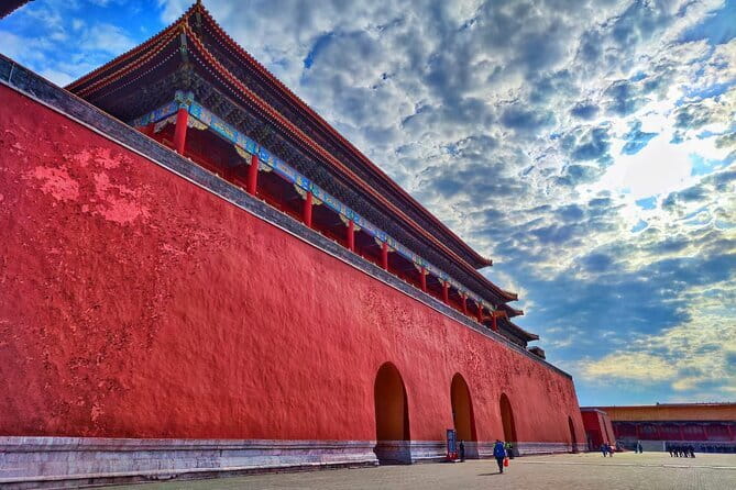 Beijing Forbidden City Small Group Tour with Tickets - Meeting point at China National Children’s Theatre, then right into the action