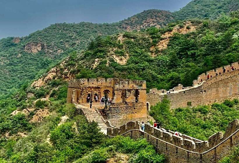 Beijing: Great Wall Layover Tour with a Native - First Step at PEK: Terminal 3 Starbuck Meetings and the One-Hour Customs Reality