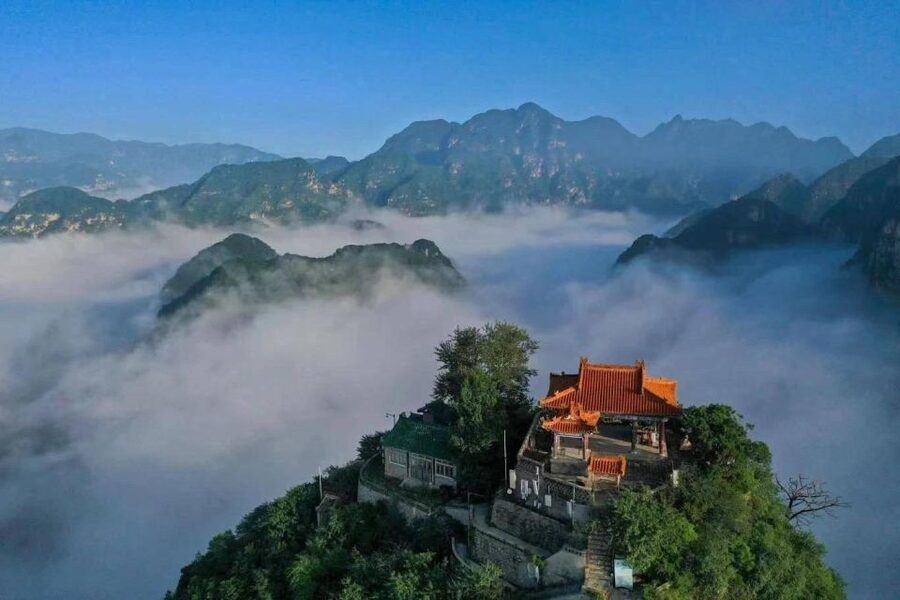 Beijing: Guyaju Cave Dwellings with Optional Visits - Great Wall option: Badaling’s classic climb or Juyongguan’s quieter defenses