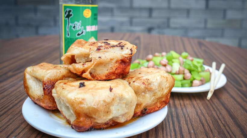 Beijing: Hidden Gems Guided Food Tour with Beer and Tastings - Where the Evening Starts: Shichahai Station and a Hutong Crawl on Foot