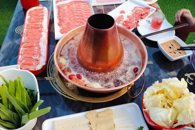 Beijing Hutong Dinner and Beer Walking Private Tour - Meeting at Shichahai Station, Then a 3.5-Hour Night Route