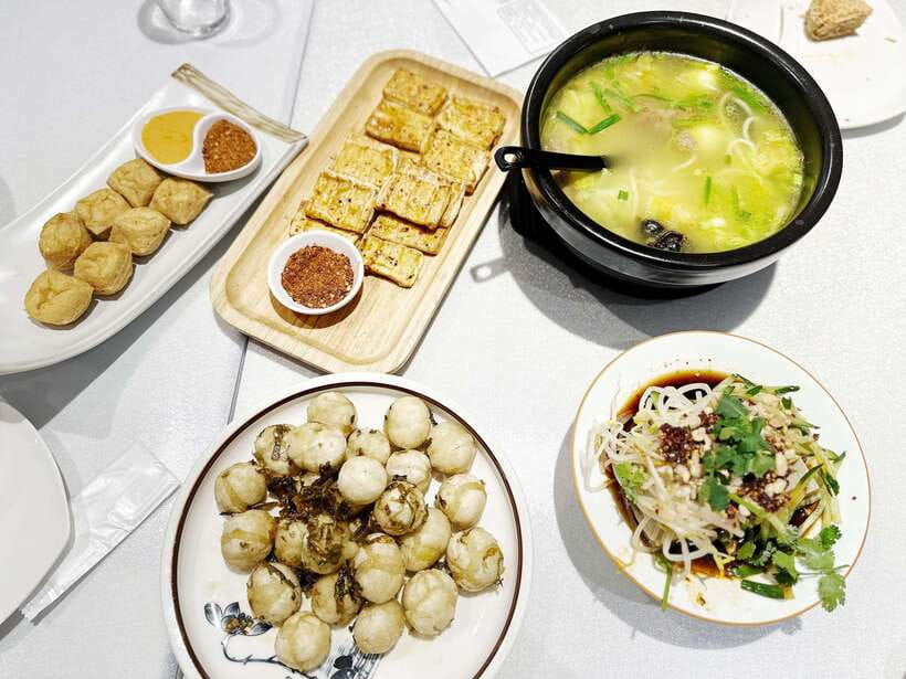 Beijing Hutong Food Crawl Delights: Peking duck, Hotpot&More - Should You Book the Beijing Hutong Food Crawl?